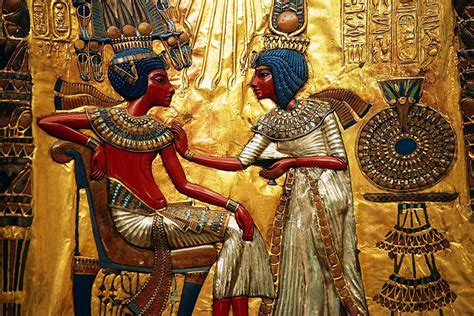 de acordo com os egípcios por que os faraós eram tão poderosos
